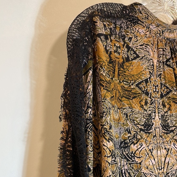 Free People Blouse with Lace Detail on Sleeves - Picture 5 of 12
